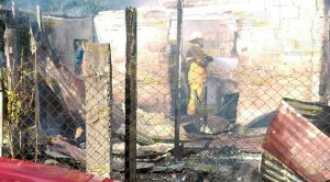 Corto circuito provoca incendio