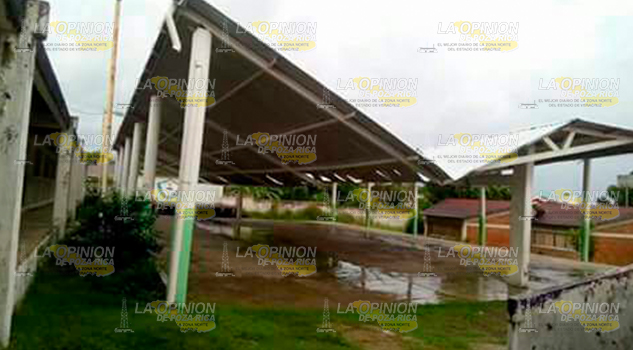 Se desplomó techo de cancha deportiva Desplomó Techo Cancha Deportiva