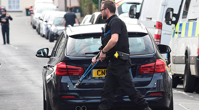 Detenidas otras tres personas por el atentado en el metro de Londres Detenidas otras tres personas por el atentado en el metro de Londres