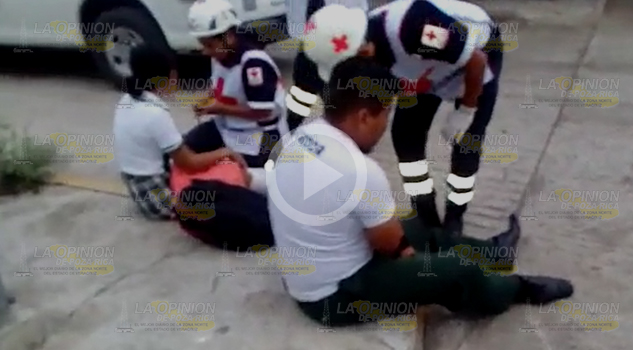 Estudiantes resultan lesionados en accidente Estudiantes Lesionados Accidente Taxi