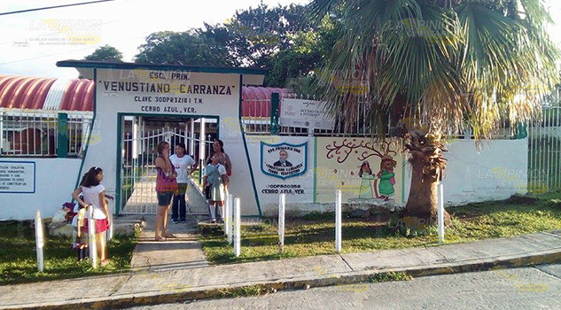 Exigen salida de maestro en primaria Venustiano Carranza Exigen Salida Maestro Primaria