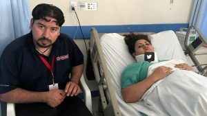 Un hombre se tomó una selfie y una mujer grabó un video mientras estaban entre los escombros Fue Como Milagro