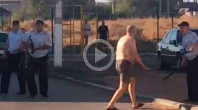 Vídeo: Hombre con esquizofrenia sale a las calles con la cabeza decapitada una bebé Hombre con esquizofrenia sale