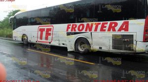 Camioneta Cargada Leche Impacta Autobús