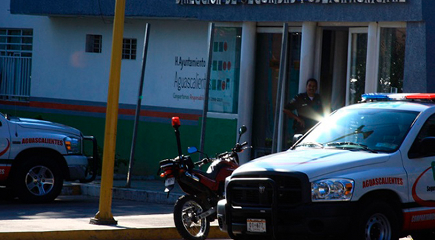 Mujer golpea y muerde a su bebé; ‘estaba incontrolable’, dice abuela Mujer golpea y muerde a su bebé; ‘estaba incontrolable’, dice abuela