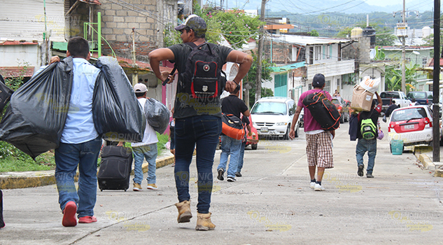 Salen a trabajar y no les pagan Salen a trabajar y no les pagan