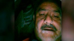 Un hombre se tomó una selfie y una mujer grabó un video mientras estaban entre los escombros Selfie Escombros México