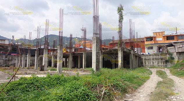 Un fraude, construcción del mercado de Coyutla Un fraude, construcción