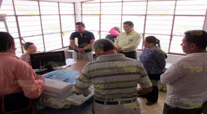 Padres de familia se manifiestan frente a fiscalía en Álamo