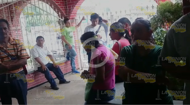 Exigen agua en sus comunidades