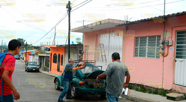 Volkswagen a punto de incendiarse Volkswagen a punto de incendiarse1