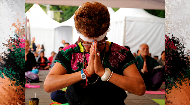 Yoga, una vía para curar el estrés después del sismo Yoga, una vía para curar el