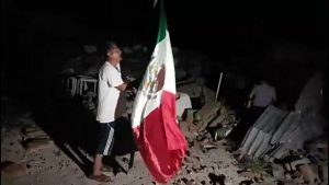 Ángel Sánchez, el hombre que levantó la bandera sobre las ruinas de Juchitán