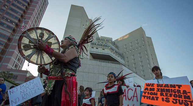 Cambia SEP programa de becas para apoyar a 'dreamers'
