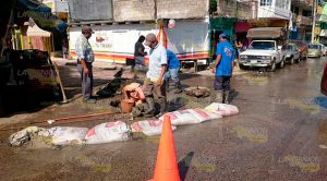 Enorme fuga de agua: CAEV ni sus luces