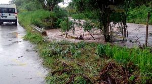 Crecen los arroyos por fuerte lluvia