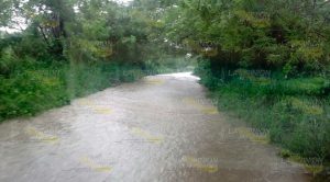 Crecen los arroyos por fuerte lluvia