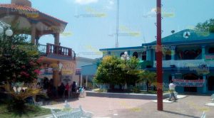 Pobladores exigen al alcalde que les de la cara
