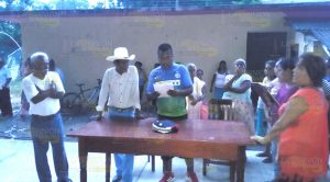 Panteón en área verde