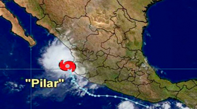 'Pilar' bordea la costa de México con lluvia y viento