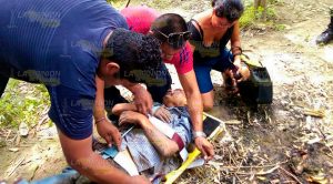 Ebrio cayó a un pozo desde el domingo; sufrió fracturas