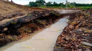 Ejidatarios bloquean carretera