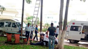 Empleado de Telmex se electrocuta en el fraccionamiento AIPM