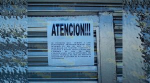 Negocios suspenden servicios