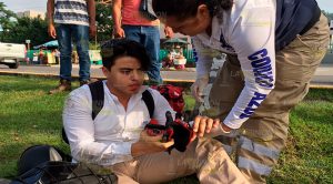 Petrolero escapa tras atropellar a estudiante de UGM y a una mujer