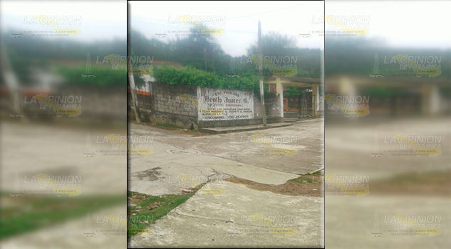 ¡Padres de familia cierran escuela! ¡Padres de familia cierran escuela!