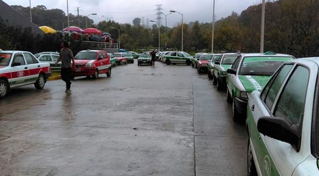 Abarrotan módulo de empadronamiento vehicular a horas de vencer plazo Abarrotan módulo de empadronamiento vehicular a horas de vencer plazo