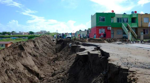 Se abre socavón en el puerto de Veracruz Abre Socavón Veracruz
