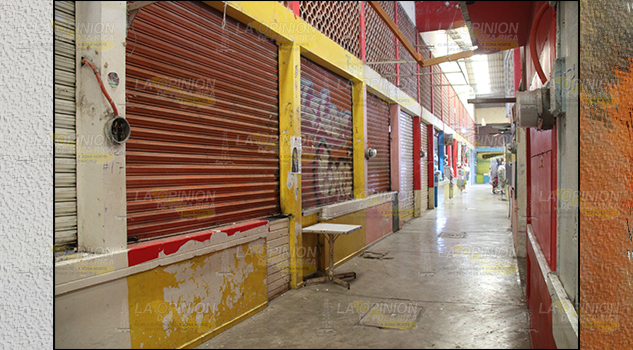 Mercado 5 de mayo en decadencia CIERRAN.JPG