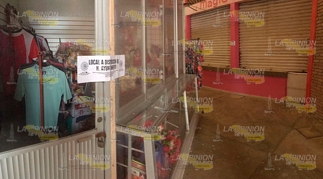 Comerciantes acusan al ayuntamiento de actuar ilegalmente Comerciantes Acusan Ayuntamiento Actuar Ilegalmente