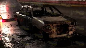 Corto circuito Incendia vehículo