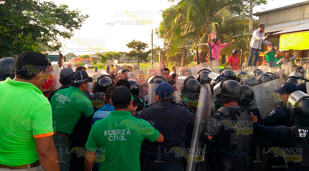 Desalojan a manifestantes DESALOJAN