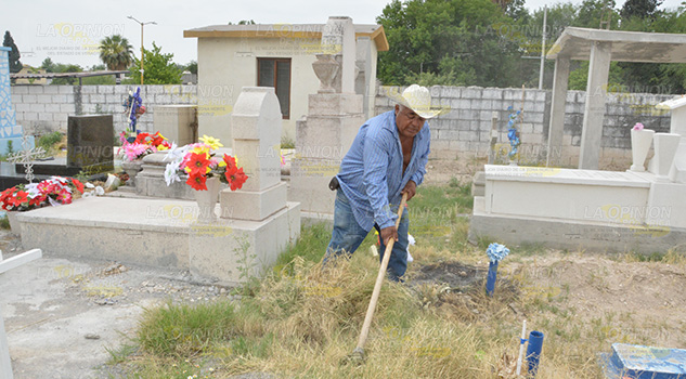 Demandan limpieza del cementerio municipal Demandan Limpieza Cementerio Municipal