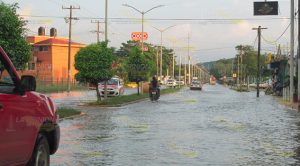 Aguas del arroyo Estero del Ídolo inundan las calles Escurrimientos Arroyo Estero Ídolo