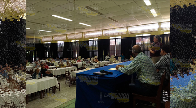 Ganaderos son capacitados por catedrático de la UNAM Ganaderos