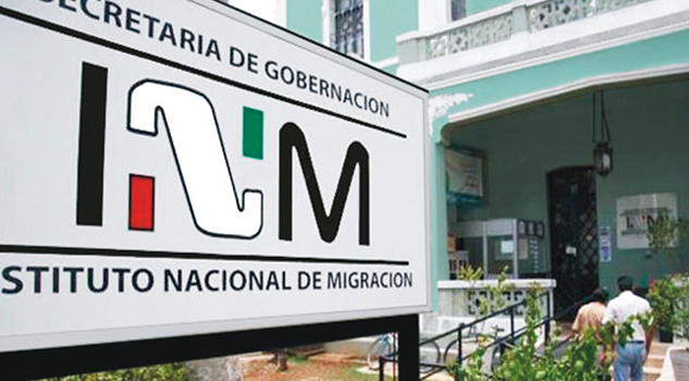 Aseguran autobús con 50 migrantes