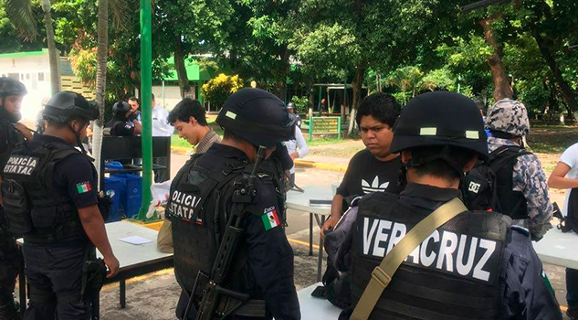 Operativo policiaco en el Instituto Tecnológico de Veracruz Operativo Policiaco Instituto Tecnológico Veracruz