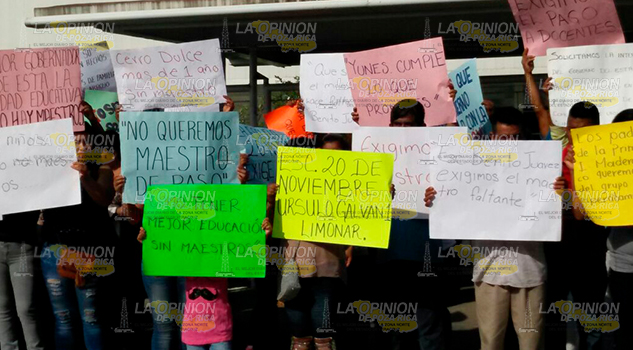 Padres y maestros toman instalaciones del Centro Rébsamen Padres Maestros Toman Instalaciones Centro Rebsamen