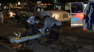 Petrolero arrolla a ebrio ciclista