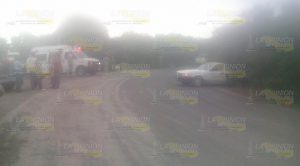 Regidor quinto del Ayuntamiento choca contra una camioneta