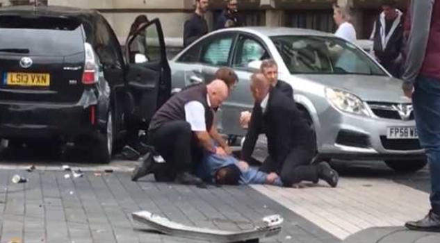 Así arrestaron al conductor que atropelló a varias personas en Londres