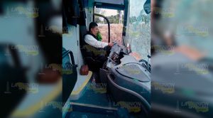 Aparatoso choque entre autobús y tráiler