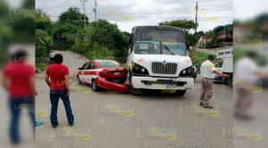 No alcanzó a cruzar taxi