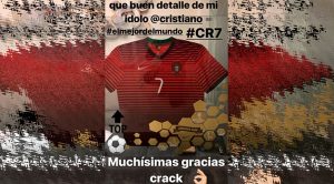 Alan Pulido recibió regalo de Cristiano Ronaldo