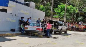 Ejecutan a taxista afuera de escuela primaria