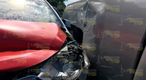 Chofer de radio taxis Delfines quedó atrapado tras choque